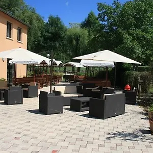 Les 4 Saisons Hotel