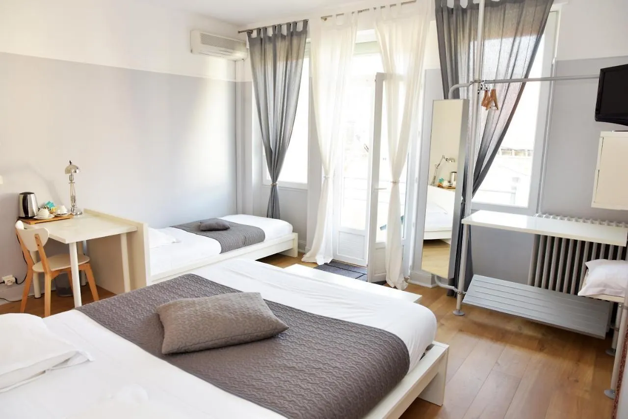 Cafe De Paris Hotel Capdenac-Gare